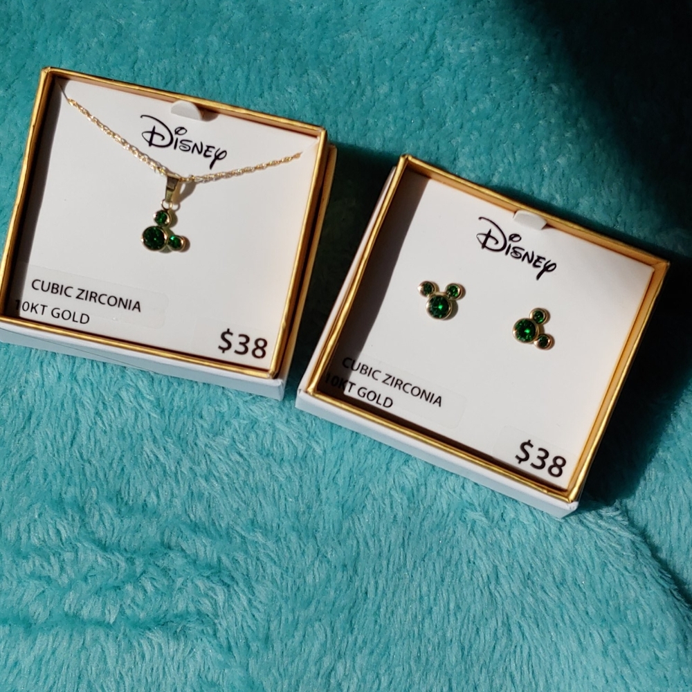 Disney set necklace and earrings